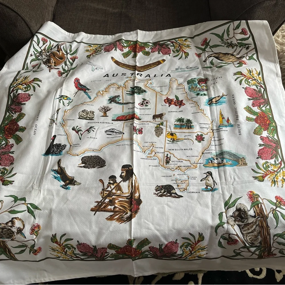 Colorful Australia Map tablecloths - Picture 6 of 8